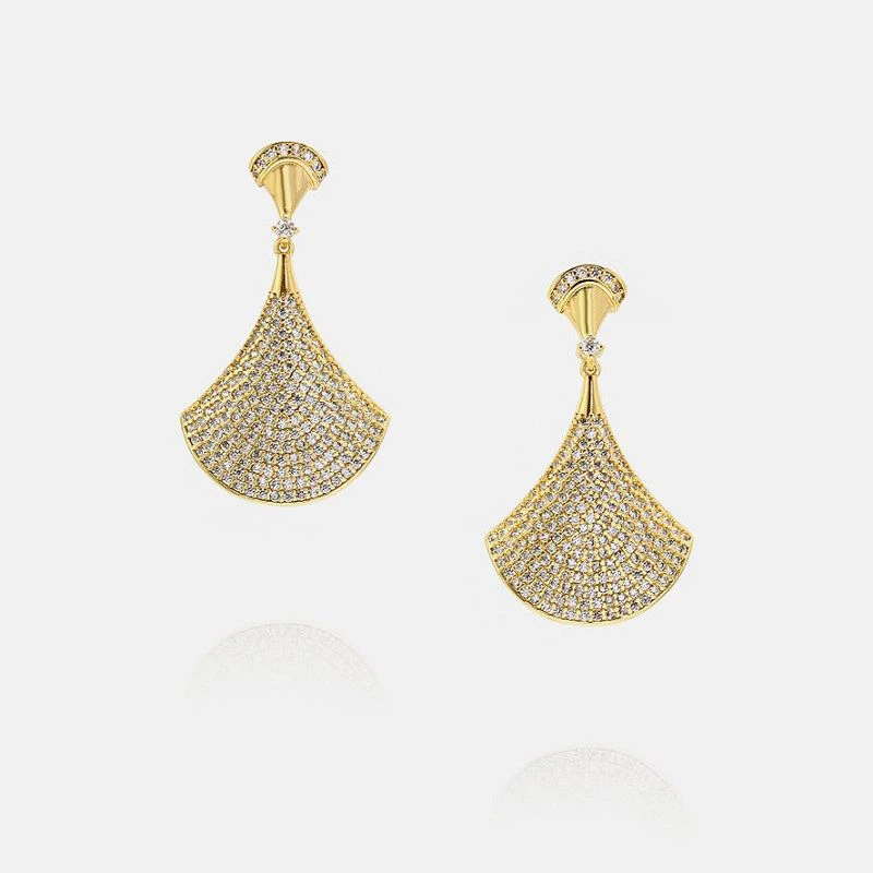 Anting Menjuntai Pengaturan Pave
